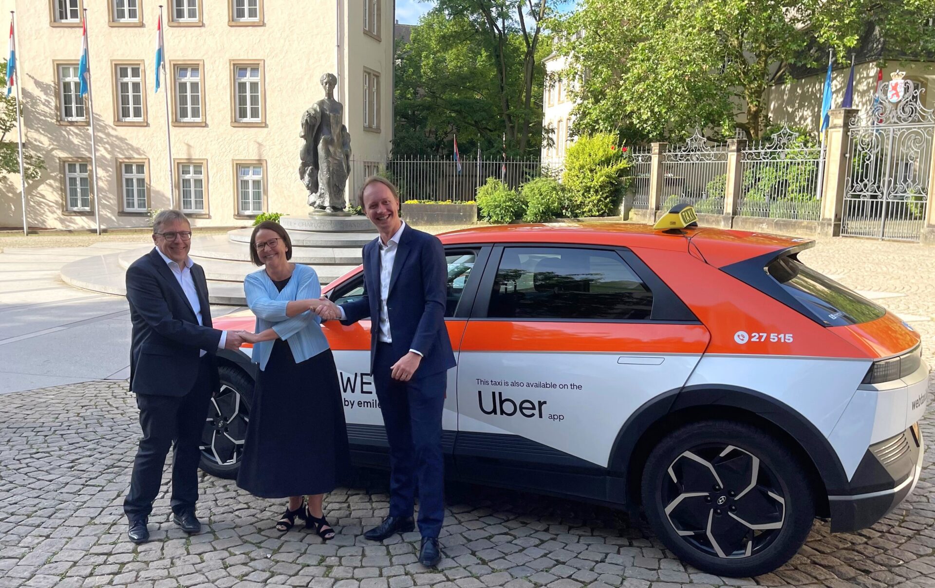 Description of the first image